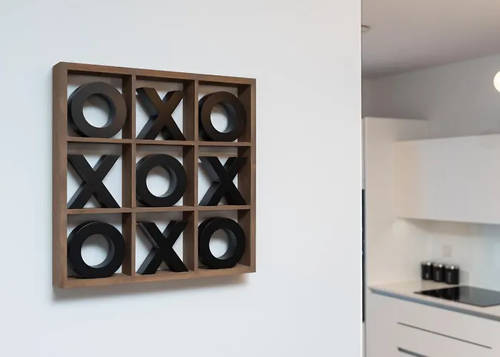 Modern 5 Bedroom Town House With Off St Parking Bristol