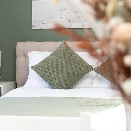 Casa vacanze Modern 5 Bedroom Town House With Off St Parking *